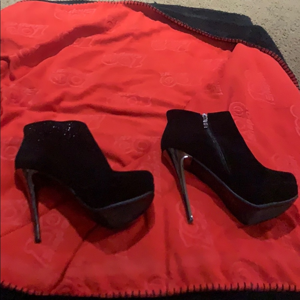 Fredericks of Hollywood black ankle boots size 9